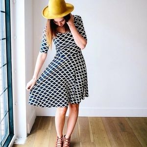 NWT Med Lularoe Nicole